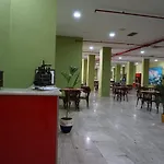 Piramides Hotell 3*