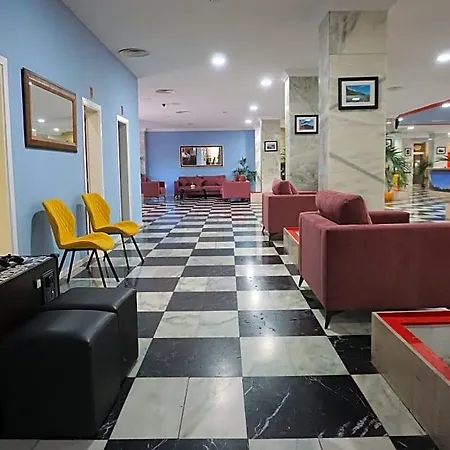 Hotel Piramides