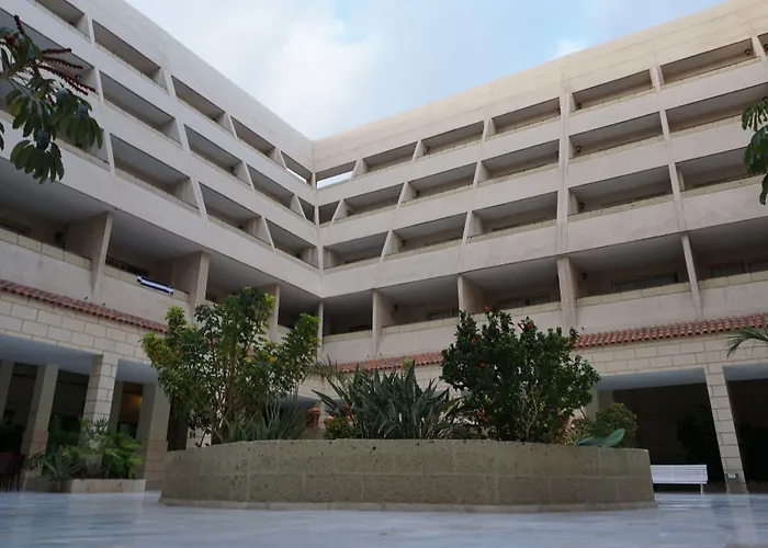 Piramides Playa de las Americas (Tenerife)