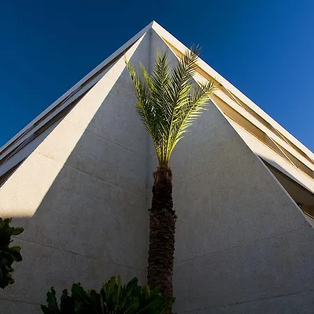 Hotel Piramides 3*